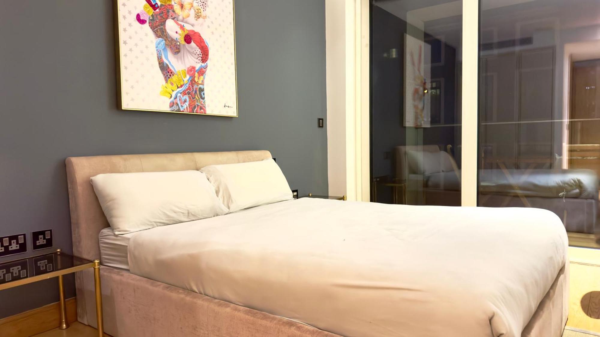 3 Bedroom With 3 Bathrooms Apartment Close To Big Ben By Wild Apartment
