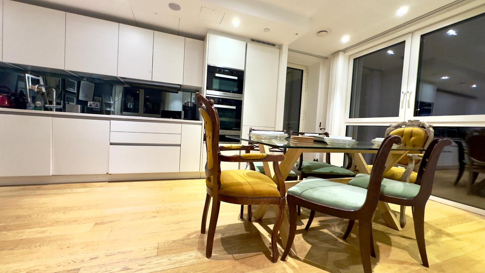 3 Bedroom With 3 Bathrooms Apartment Close To Big Ben By Wild Apartment *
