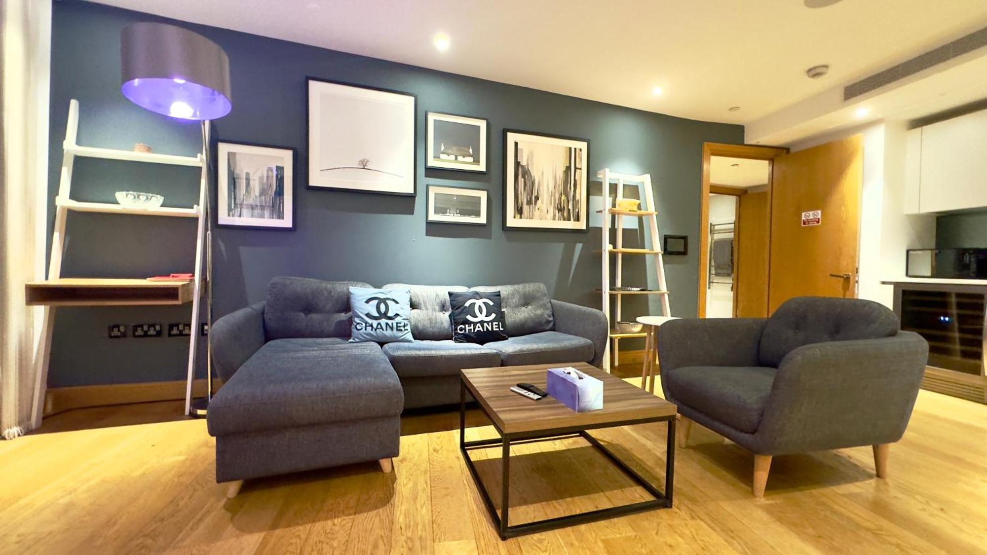 3 Bedroom With 3 Bathrooms Apartment Close To Big Ben By Wild Apartment London