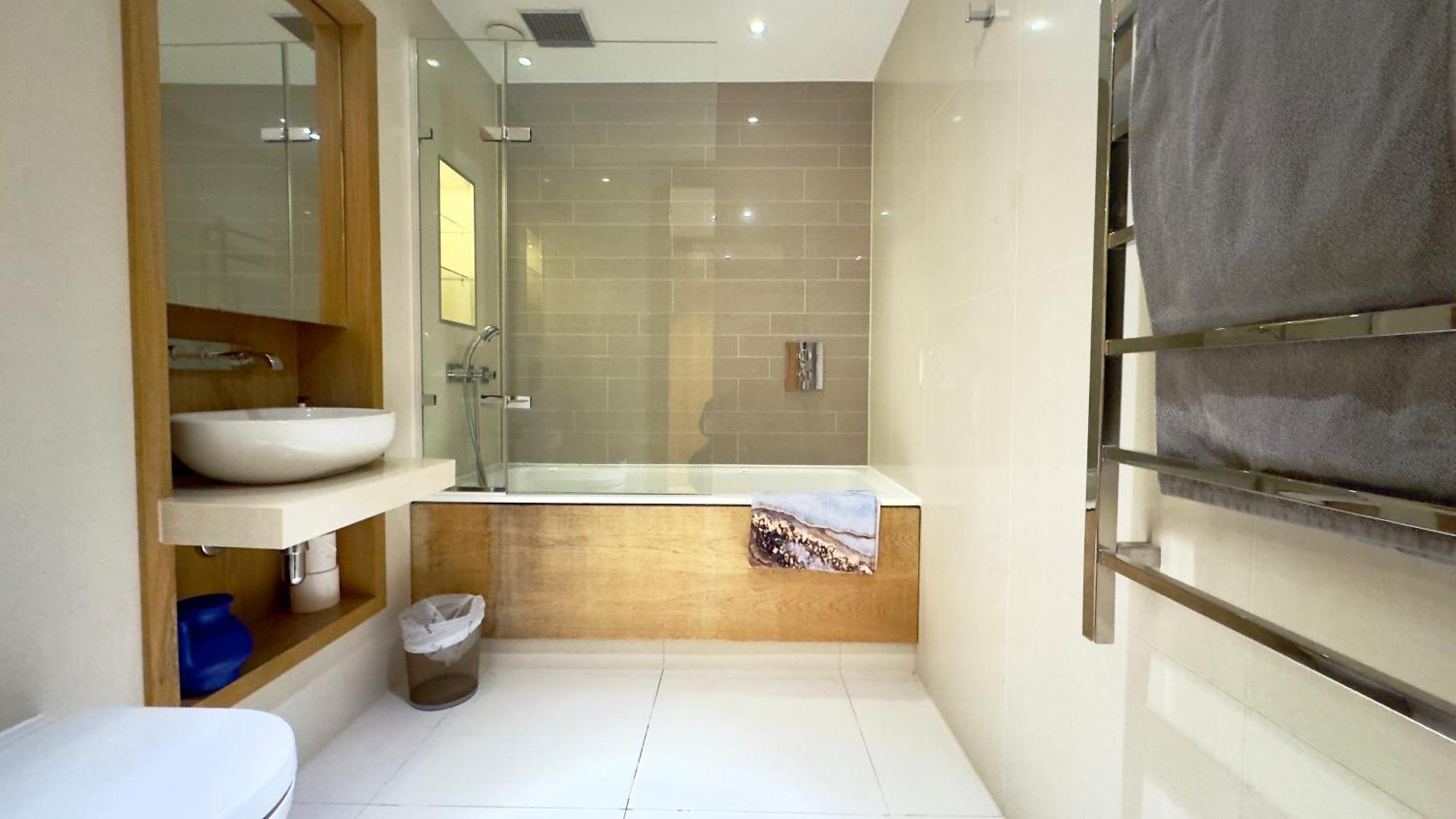 3 Bedroom With 3 Bathrooms Apartment Close To Big Ben By Wild Apartment *