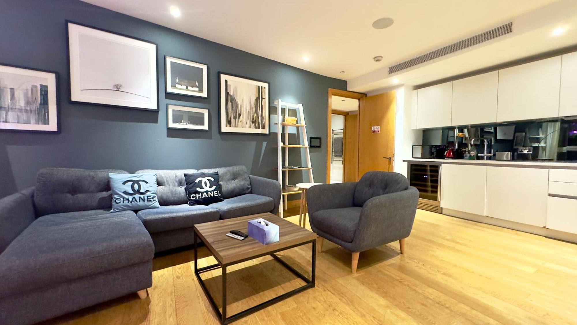 3 Bedroom With 3 Bathrooms Apartment Close To Big Ben By Wild Apartment London